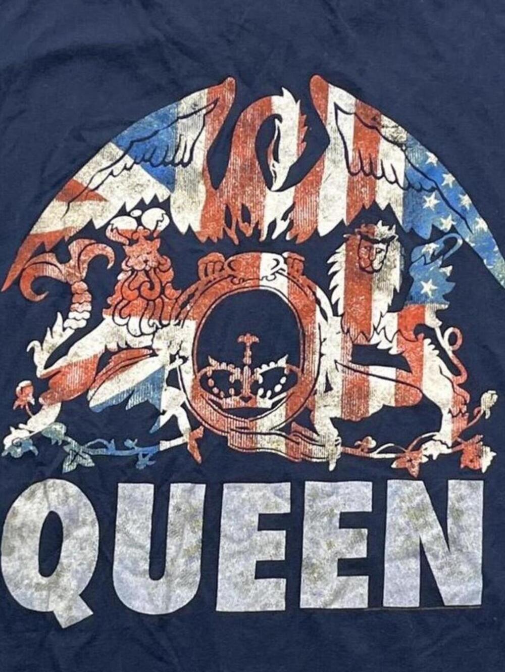 Queen Preowned 2XL T-shirt